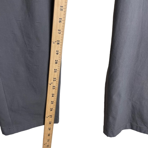 J. CREW Tech Pant Men’s Gray Hiking Pants Size 33x30 Travel Lightweight Camping - Picture 3 of 10